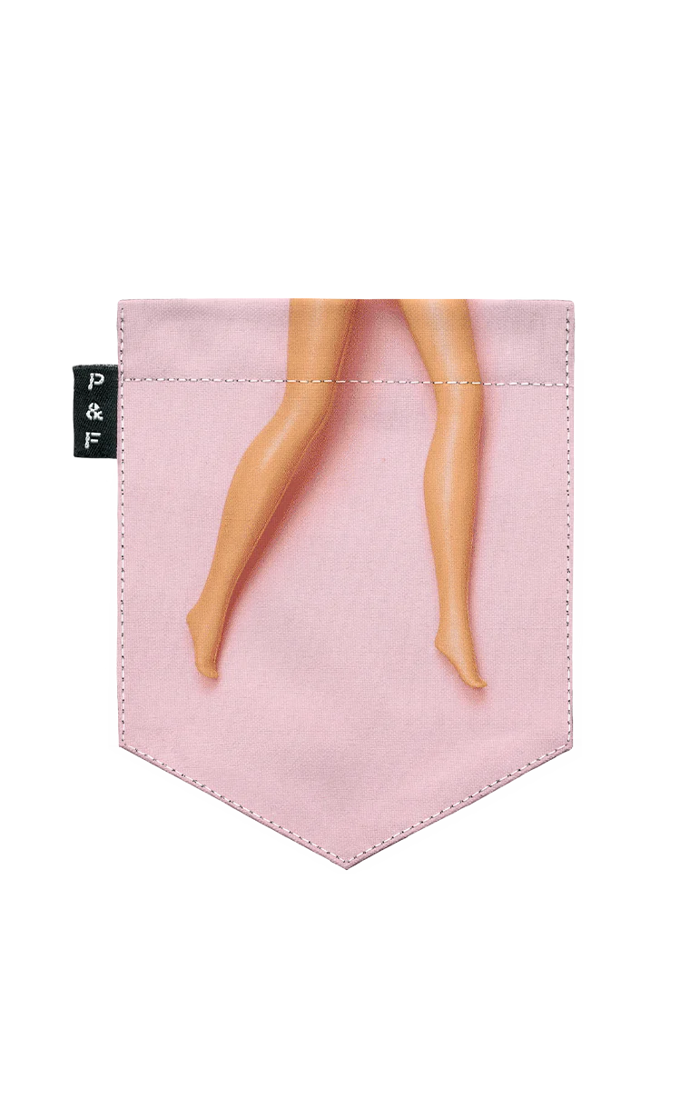 T-shirt à poche Barbie resto bar grill – Image 3